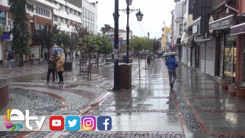 FIRTINA KORKUSUNDAN SOKAKLAR BOŞ KALDI