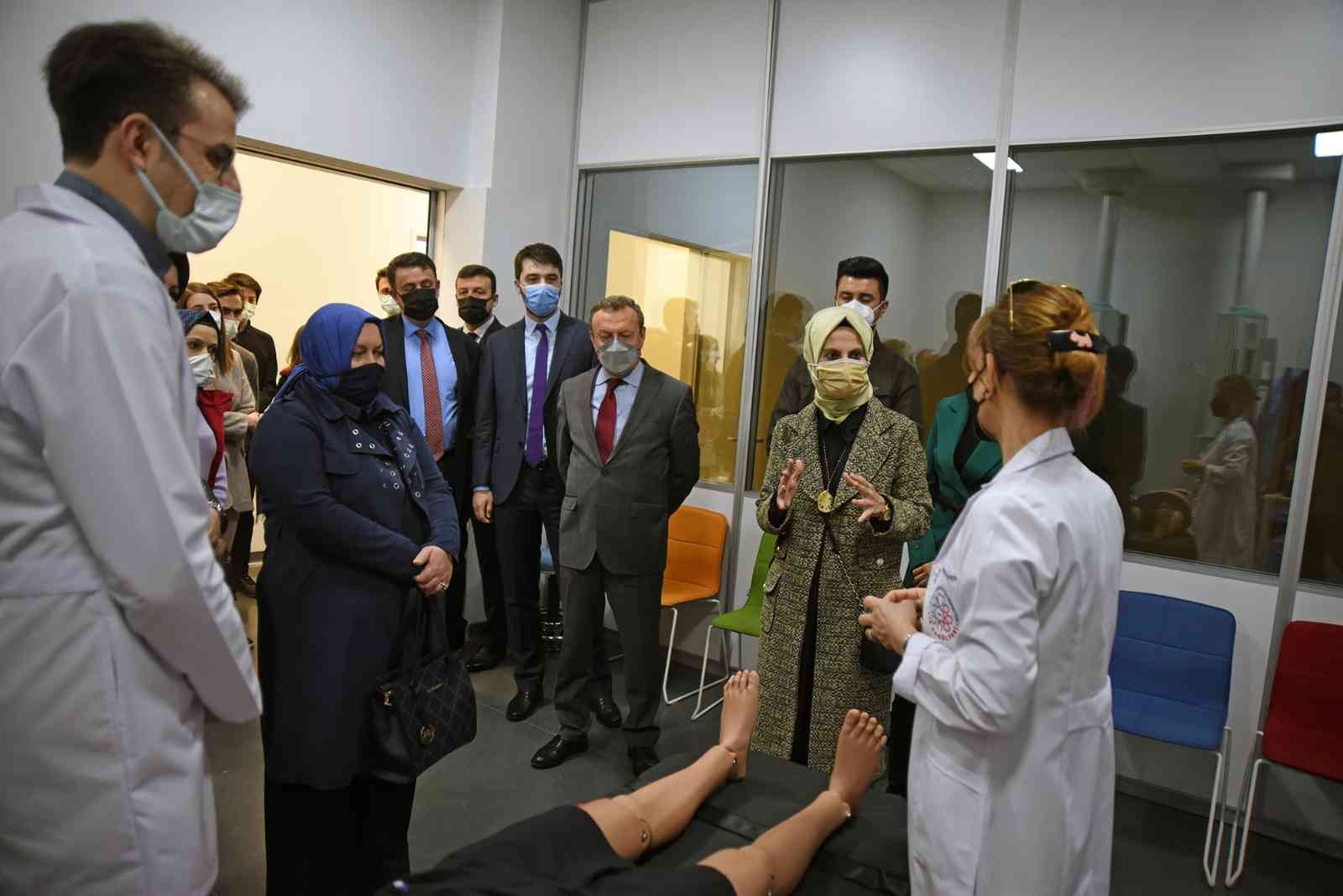 Gençlik ve Spor Bakanı Kasapoğlu BUÜ’de Gençlik ve Spor Bakanı Mehmet Muharrem Kasapoğlu, Bursa Uludağ Üniversitesi’ni de ziyaret etti. Rektör Prof. Dr. Ahmet Saim Kılavuz tarafından ...