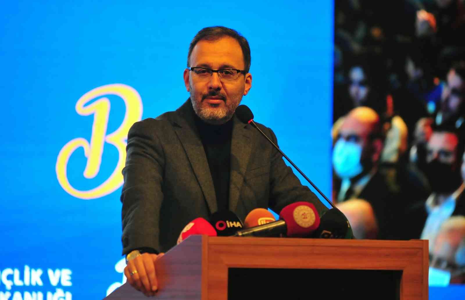 Gençlik ve Spor Bakanlığı’ndan Bursa’ya 400 milyon TL’lik yatırım Bursa’nın 17 ilçesine 400 milyon TL’lik yatırım yapacaklarını belirten Gençlik ve Spor Bakanı Mehmet Muharrem Kasapoğlu, "Bursa’yı yarınlara daha ...