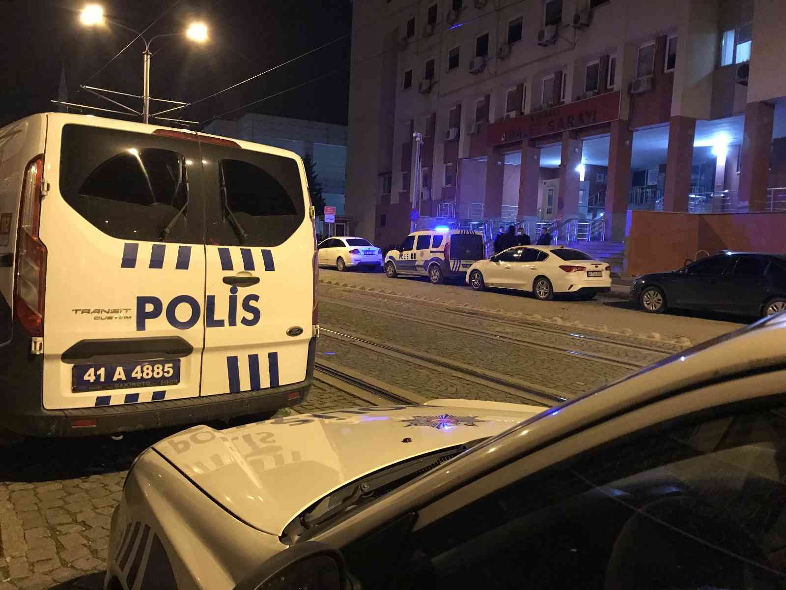 Güngör Arslan’ın ölümüyle ilgili tutuklu sayısı 10’a yükseldi Kocaeli’de gazeteci Güngör Arslan’ın öldürülmesine ilişkin tutuklanan şüpheli sayısı 10’a yükseldi. Olay, 19 Şubat günü Kocaeli’nin İzmit ilçesi ...