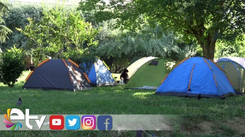 GÜREŞ SEVERLER SELİMİYE MEYDANINDA SABAHLIYOR