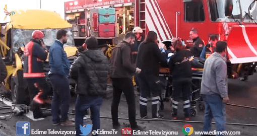 HAFRİYAT KAMYONU İLE ÇARPIŞTI