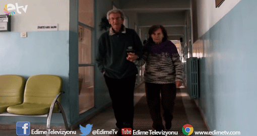 HUZUREVİNDE ÖĞRENCİ YOLU GÖZLÜYORLAR