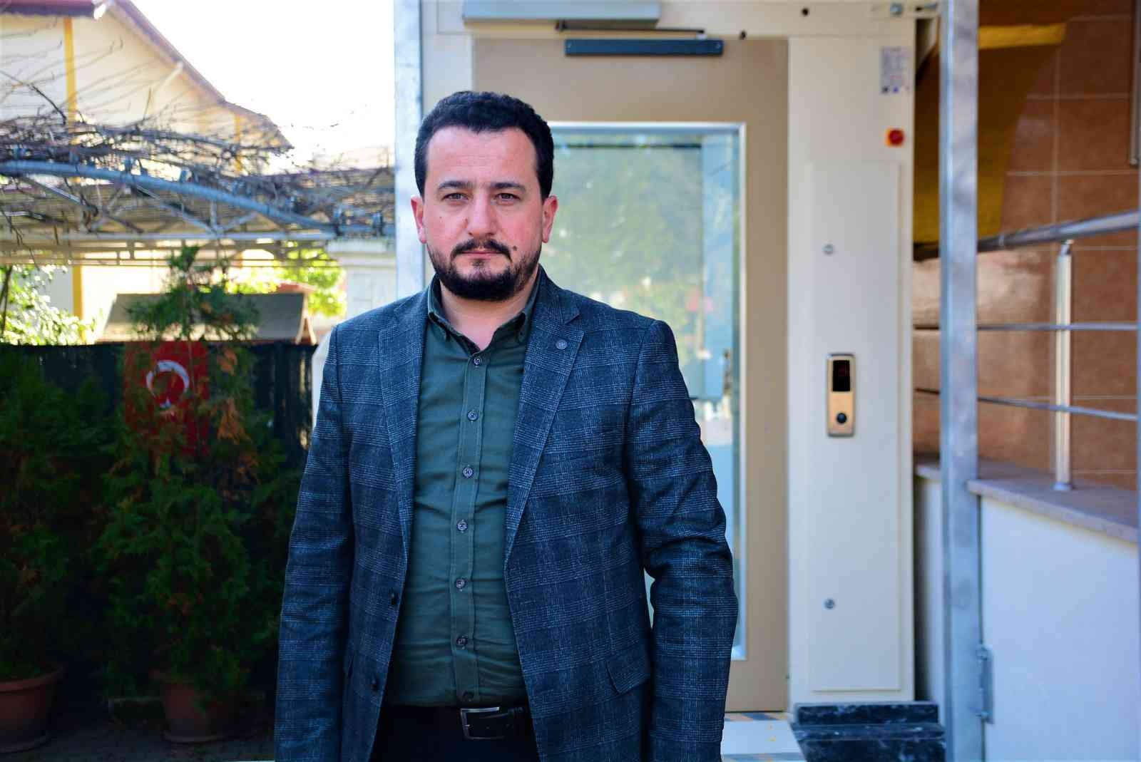 İbadet için tüm engelleri ortadan kaldırdılar Kocaeli’de engelli ve yaşlılar için asansör yapılan Barbaros Camii’nde su deposu, jeneratör ve ısıtıcı da bulunuyor. İbadet etmek için camiye ...