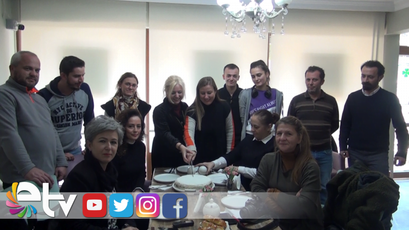 INNER WHEEL BASIN İÇİN PASTA KESTİ