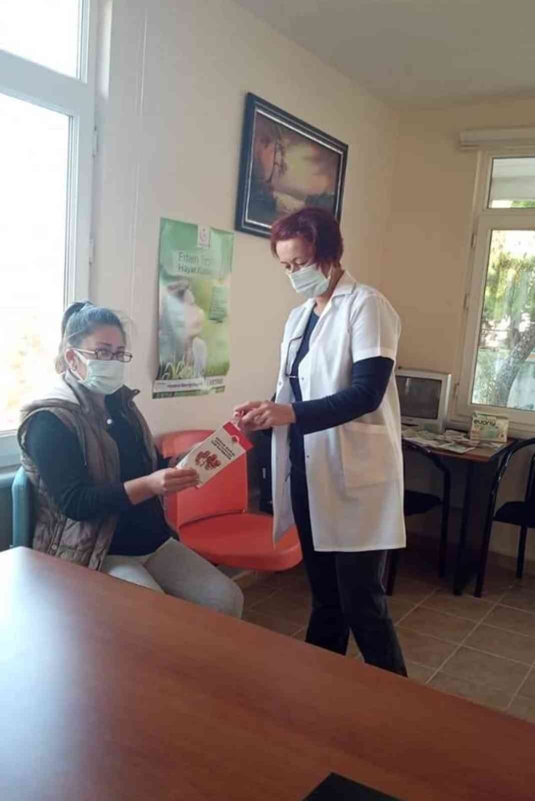 İpsala’ya bağlı köylerde kanser taraması yapılıyor İpsala Toplum Sağlığı Merkezi tarafından Gezici Kanser Tarama Aracı, ilçe ve köylerdeki hizmetlerini sürdürüyor. Hizmetlerine devam eden İpsala ...