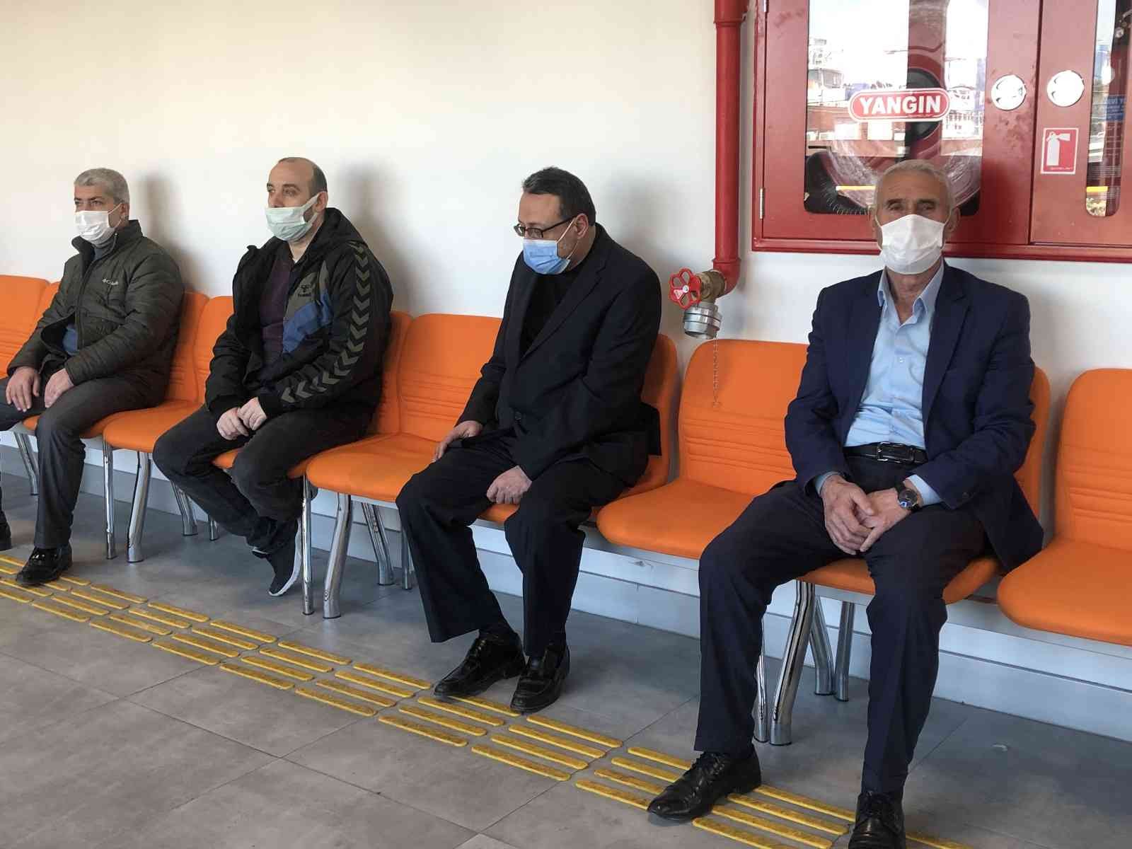 İstanbul’un göbeğindeki Avrupa Yakası Nüfus Hizmetleri Merkezi’nden vatandaşlara çağrı İstanbul’un merkezinde olduğu, ulaşımı da rahatlıkla sağlandığı halde adı duyulmayan Avrupa Yakası Nüfus Hizmetleri Merkezi, normal kapasiteyle ...