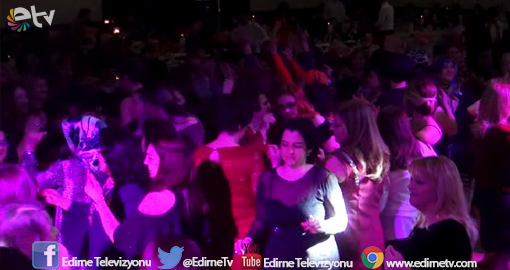 KADINLAR DOYASIYA EĞLENDİ