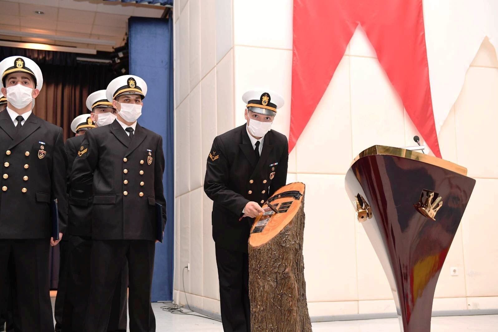 Karamürselbey Eğitim Merkezi’nde mezuniyet heyecanı Yalova’nın Altınova ilçesinde bulunan Karamürselbey Eğitim Merkezi Komutanlığı’nda Deniz Kuvvetleri bünyesinde görev yapan astsubay çavuşların ...