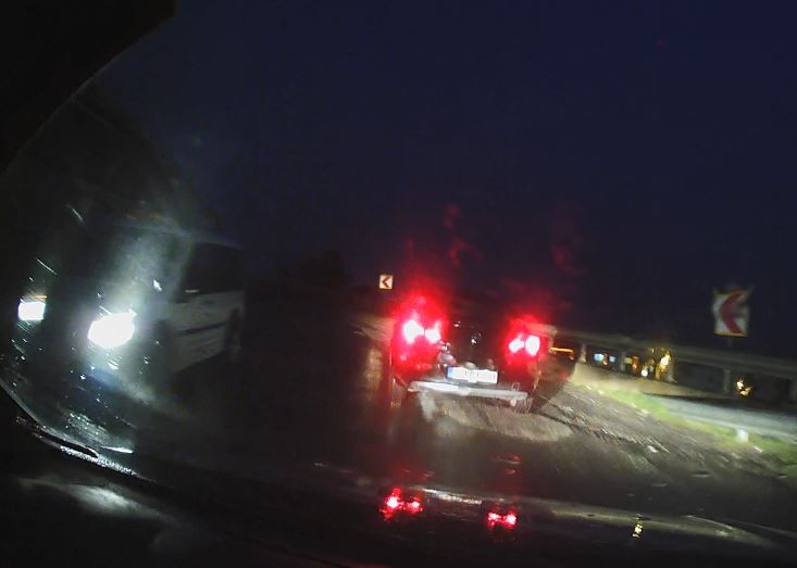 Keskin viraja ters yönden giren araç korku dolu anlar yaşattı Tekirdağ’ın Süleymanpaşa ilçesinde keskin viraja ters yönden giren araç korku dolu anlar yaşattı. Tekirdağ’ın Süleymanpaşa ilçesinde hafif ...