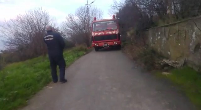 Kınalıada’da yangın paniği: Maltepe ve Burgazada’dan ekipler sevk edildi İstanbul Kınalıada’da bulunan bir depoda yangın çıktı. Yangın söndürme çalışmalarına Maltepe ve Burgazada’dan da ekipler sevk edildi. Yangın kısa ...
