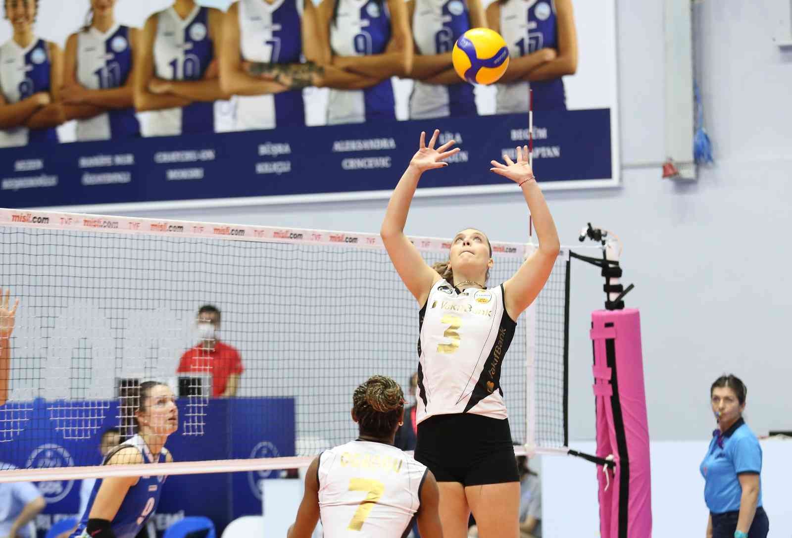 Lider VakıfBank, Sarıyer deplasmanında set vermedi Misli.com Sultanlar Ligi 21. hafta karşılaşmasında Sarıyer Belediyespor’a konuk olan VakıfBank rakibini 3-0 mağlup ederek liderliğini sürdürdü ...