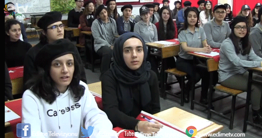 LİSE ÖĞRENCİLERİNDEN DUYGULANDIRAN HAREKET