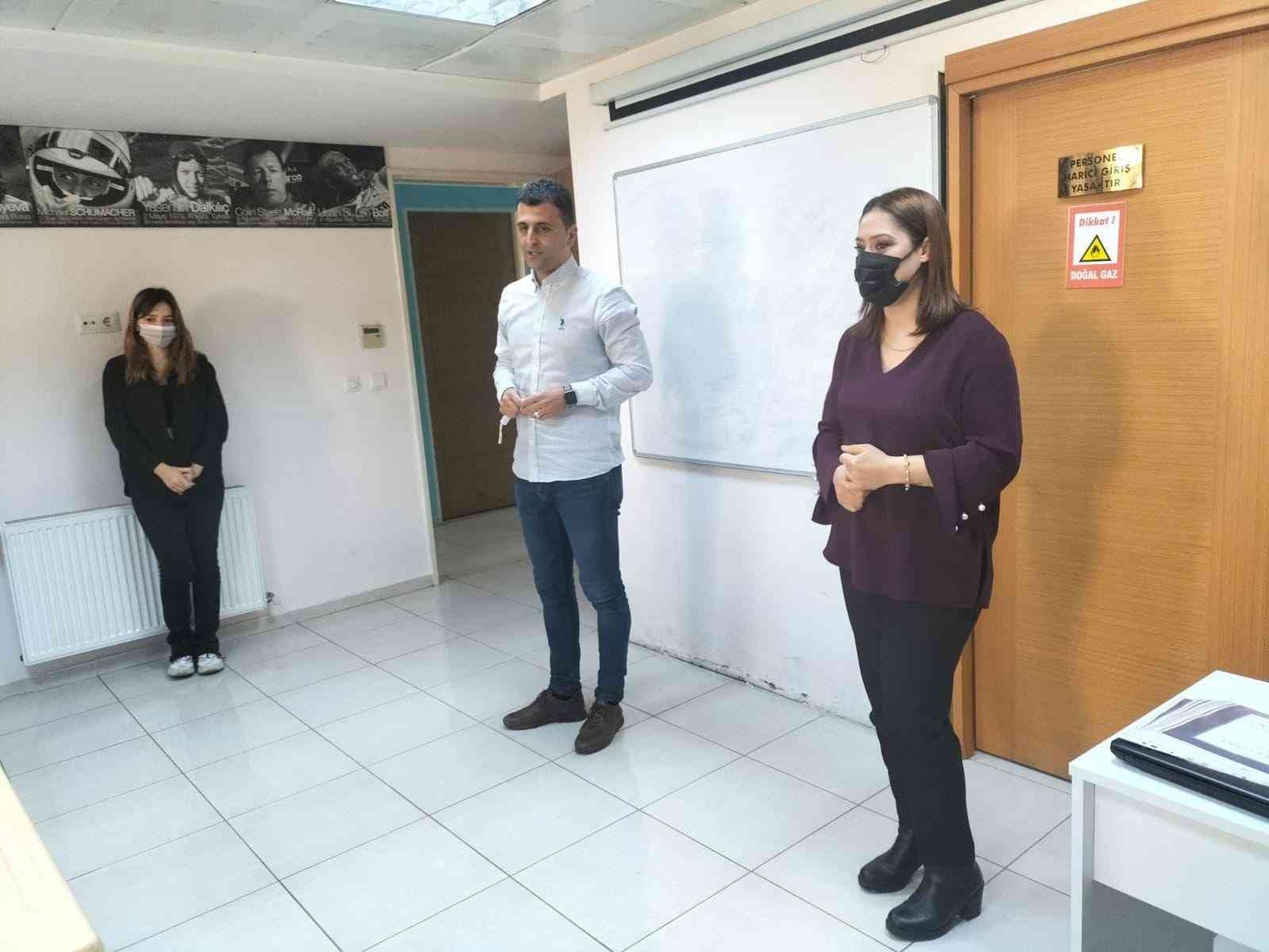 Maltepe Belediyesi Spor İşleri Müdürlüğü ve American Life Maltepe işbirliğiyle düzenlenen “Spor İngilizcesi ve Temel İngilizce” kursunu başarıyla ...