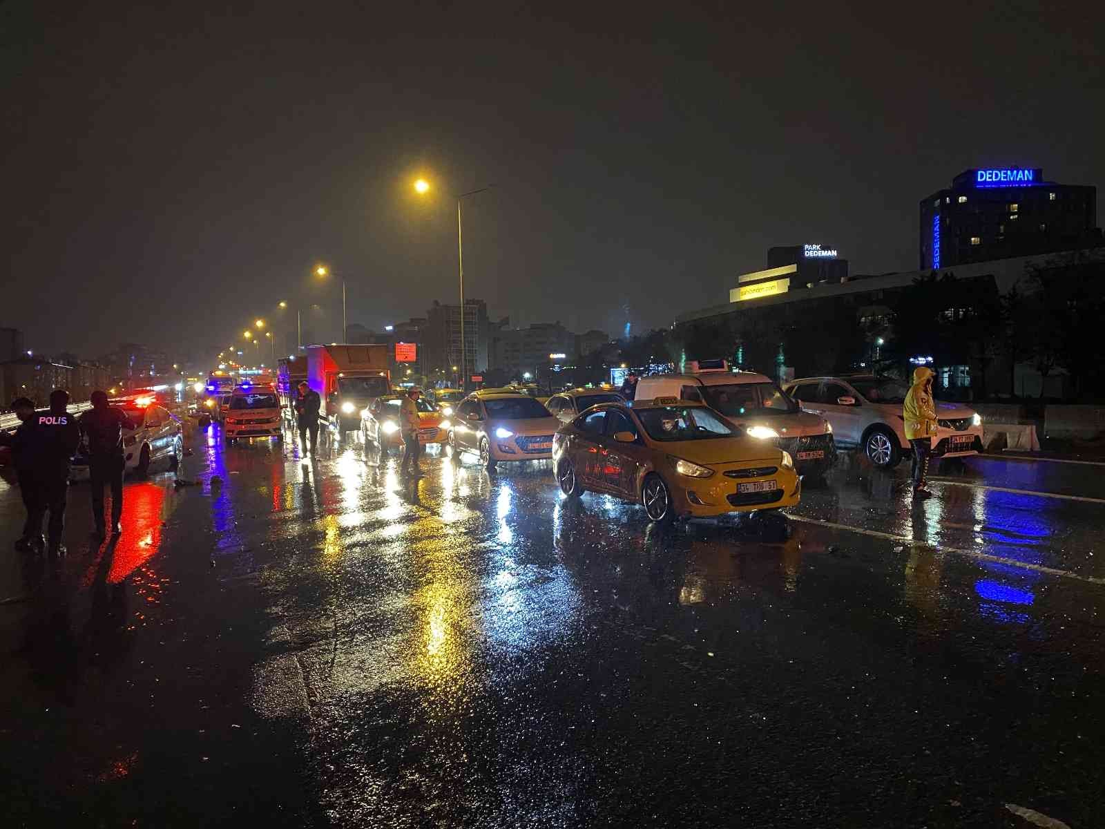 Maltepe’de aynı noktada 2 ayrı kaza: 1 yaralı E-5 Maltepe Kartal istikametinde aynı noktoda 2 ayrı kaza gerçekleşti. Kazaya 3 otomobil karıştı. Yol üzerinde gerçekleşen kazaya bakmak için ...