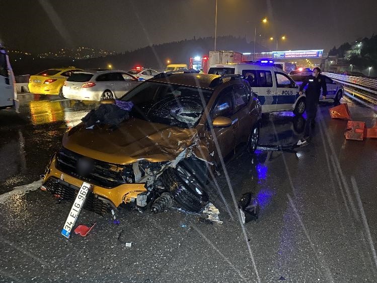 Maltepe’de aynı noktada 2 ayrı kaza: 1 yaralı E-5 Maltepe Kartal istikametinde aynı noktoda 2 ayrı kaza gerçekleşti. Kazaya 3 otomobil karıştı. Yol üzerinde gerçekleşen kazaya bakmak için ...