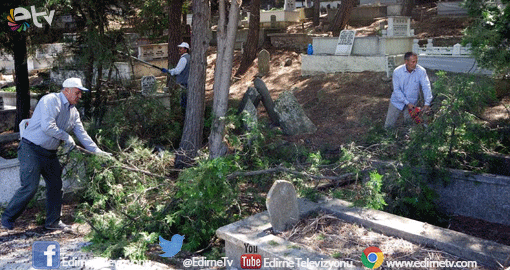 MEZARLIKLARDA BAYRAM HAZIRLIĞI
