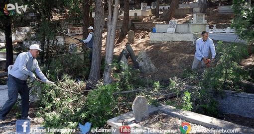 MEZARLIKLARDA BAYRAM HAZIRLIĞI