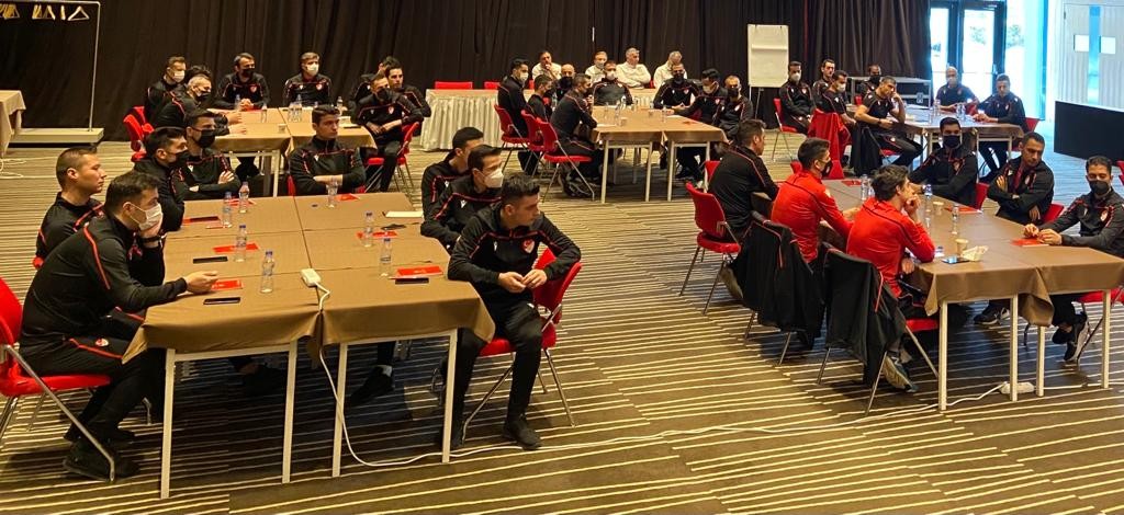 MHK Şubat ayı hakem gelişim programı sona erdi Merkez Hakem Kurulu (MHK), Hakem Gelişim Programları çerçevesinde, 22-24 Şubat 2022 tarihleri arasında MHK Şubat ayı değerlendirme semineri ...