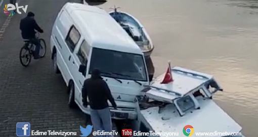 MİNİBÜS TEKNEYE ÇARPTI!