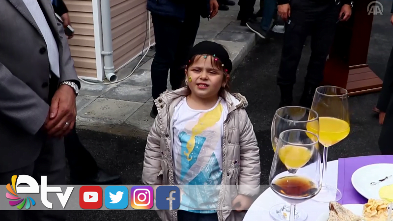 MİNİK ÖZGE’NİN İSTİKLAL MARŞI COŞKUSU HAYRAN BIRAKTI