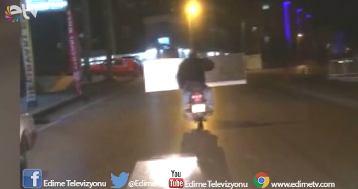 MOTOSİKLET SÜRÜCÜSÜ PES DEDİRTTİ!