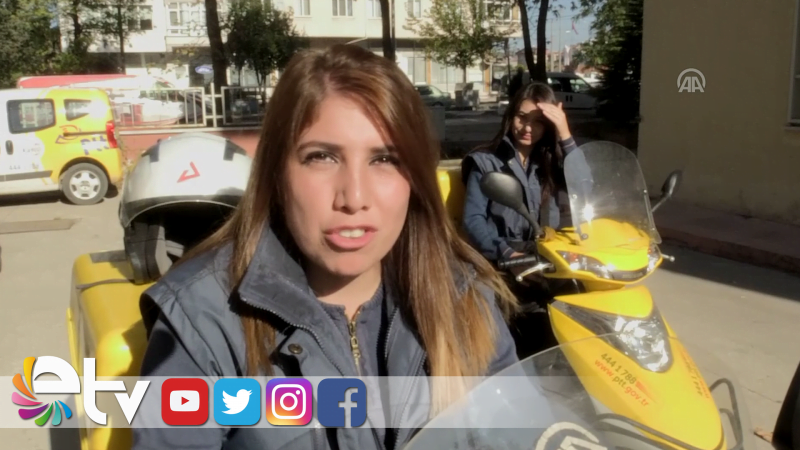 MOTOSİKLETLİ KADIN POSTACILAR
