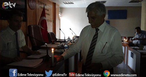 MUM IŞIĞINDA TOPLANDI