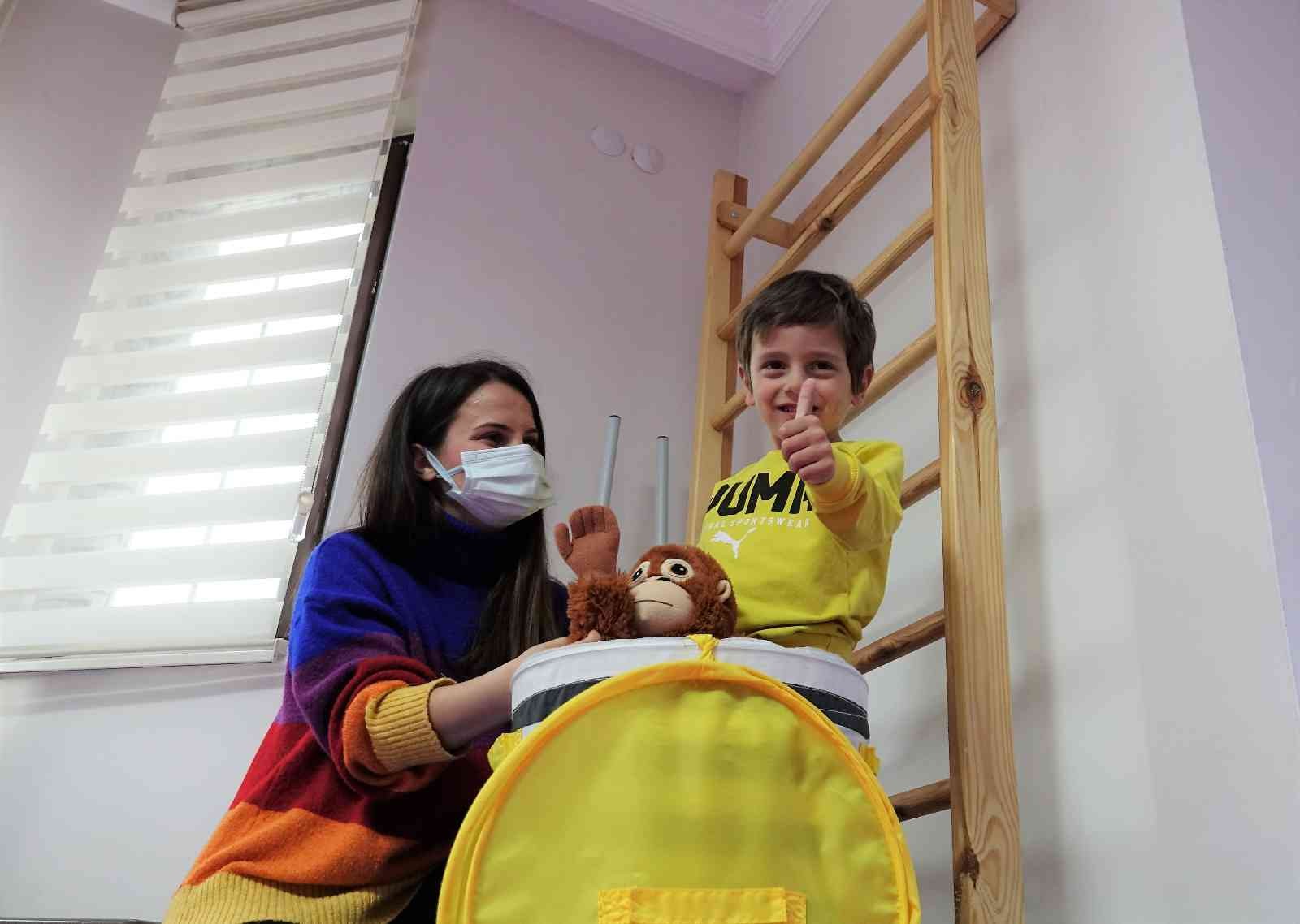 Oğlunun özgürce koşabilmesi için 2 bin 500 kilometre yol geldi KOCAELİ (İHA) – Almanya’da yaşayan Filiz Aksoy, ’ataksi’ teşhisi konulan, kaldırımdan kendi başına çıkamayan, bayır aşağıya kendi başına inemeyen ...