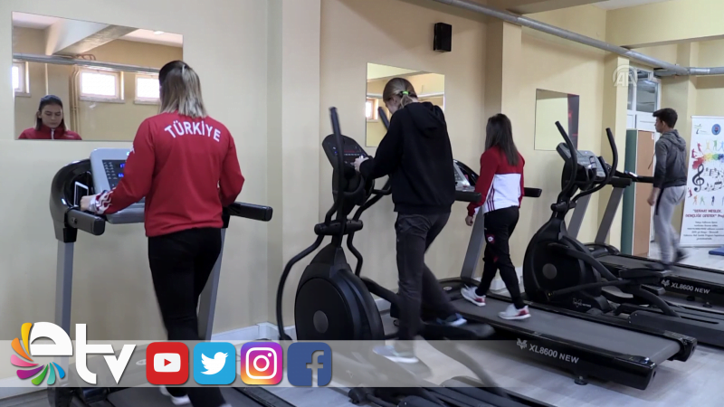 ÖĞRENCİLER OKULUN FİTNESS SALONUNDA ZAYIFLIYOR