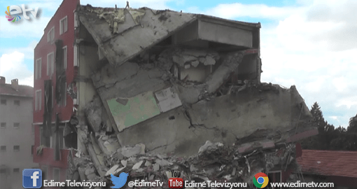 ÖĞRETMENEVİ BİNASI YIKILIYOR