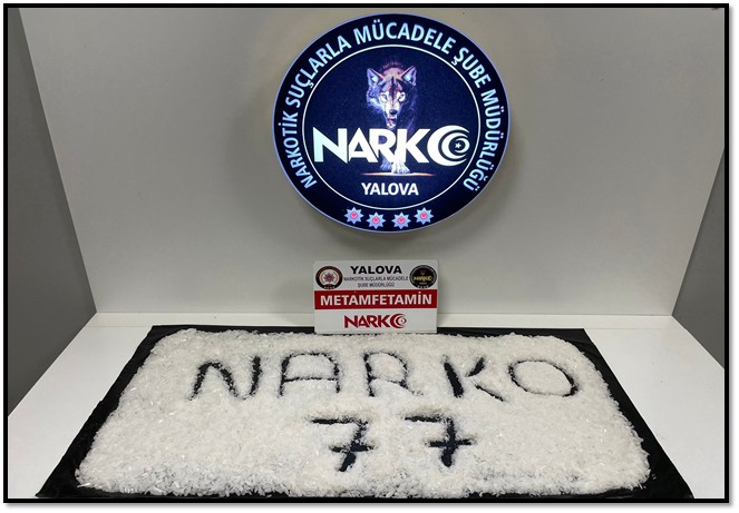Osman Gazi Köprüsü’ndeki uyuşturucu operasyonlarında 5 gözaltı Yalova Emniyeti tarafından Osmangazi Köprüsü gişelerinde düzenlenen iki operasyonda toplam 5 kişi gözaltına alınırken, 3 kilo 672 gram ...
