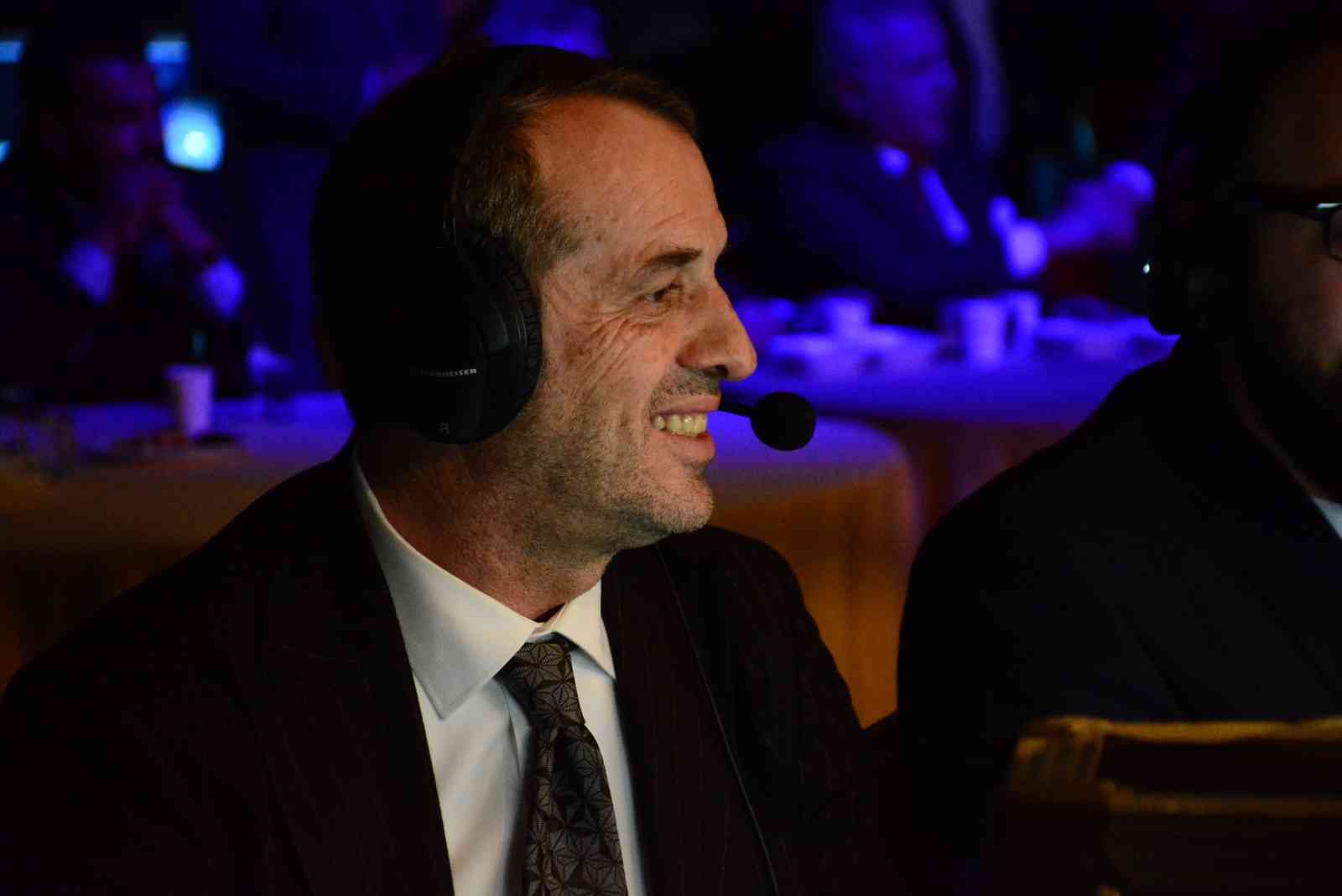 Saffet Sancaklı: "Spor, siyaset üstü bir şeydir" MHP Kocaeli Milletvekili Saffet Sancaklı, Büyükler Profesyonel Türkiye Kick Boks Şampiyonası’nın final müsabakalarını takip etti. Televizyon ...