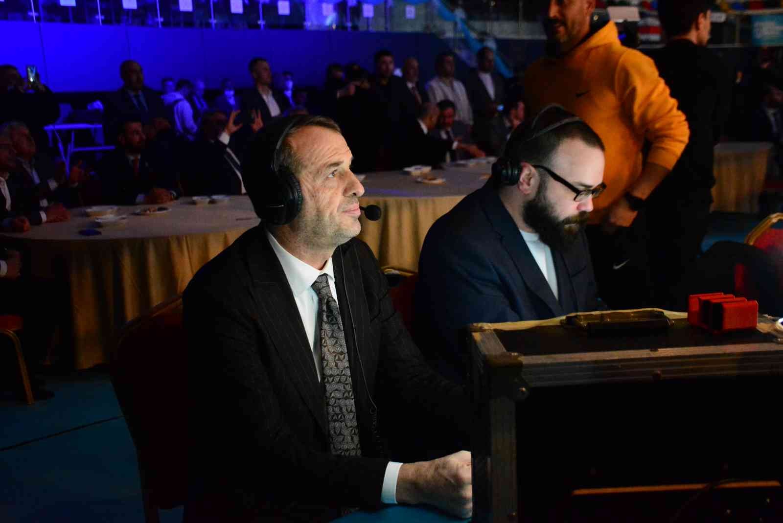 Saffet Sancaklı: "Spor, siyaset üstü bir şeydir" MHP Kocaeli Milletvekili Saffet Sancaklı, Büyükler Profesyonel Türkiye Kick Boks Şampiyonası’nın final müsabakalarını takip etti. Televizyon ...