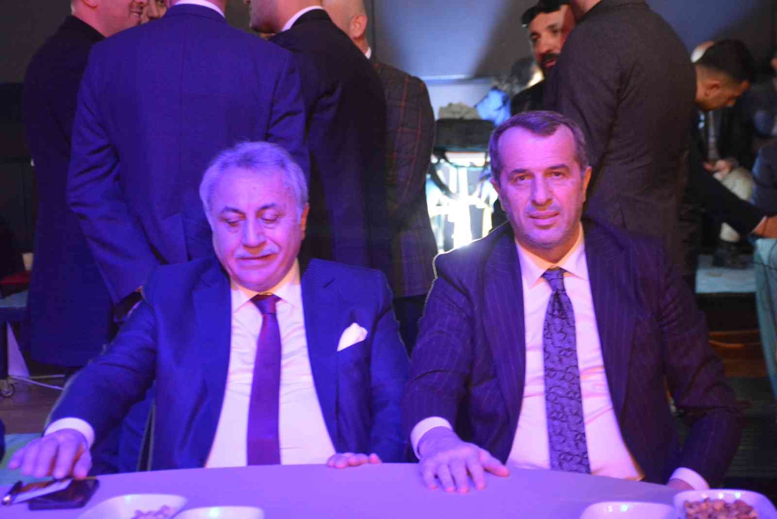 Saffet Sancaklı: "Spor, siyaset üstü bir şeydir" MHP Kocaeli Milletvekili Saffet Sancaklı, Büyükler Profesyonel Türkiye Kick Boks Şampiyonası’nın final müsabakalarını takip etti. Televizyon ...