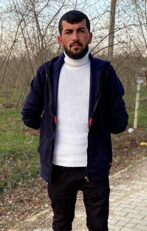 Sakarya’da bir kişinin öldüğü silahlı kavga anı kamerada Sakarya’nın Karapürçek ilçesinde çıkan ve bir kişinin hayatını kaybetmesiyle neticelenen silahlı kavga anının güvenlik kamera kayıtları ortaya ...