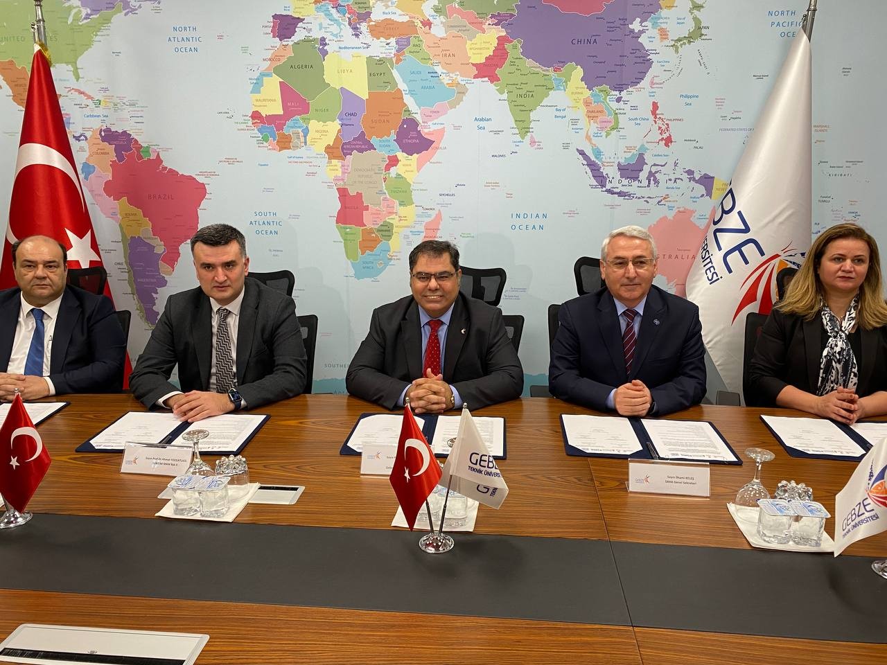 Savunma sanayinin kritik malzemelerinin üretimi için deneme üssü kurulacak Kocaeli’nin Gebze ilçesinde bir araya gelen kurumların işbirliğinde "Magnezyum Alaşımları İçin İkiz Merdaneli Döküm Sistemi" protokolü imzalandı ...