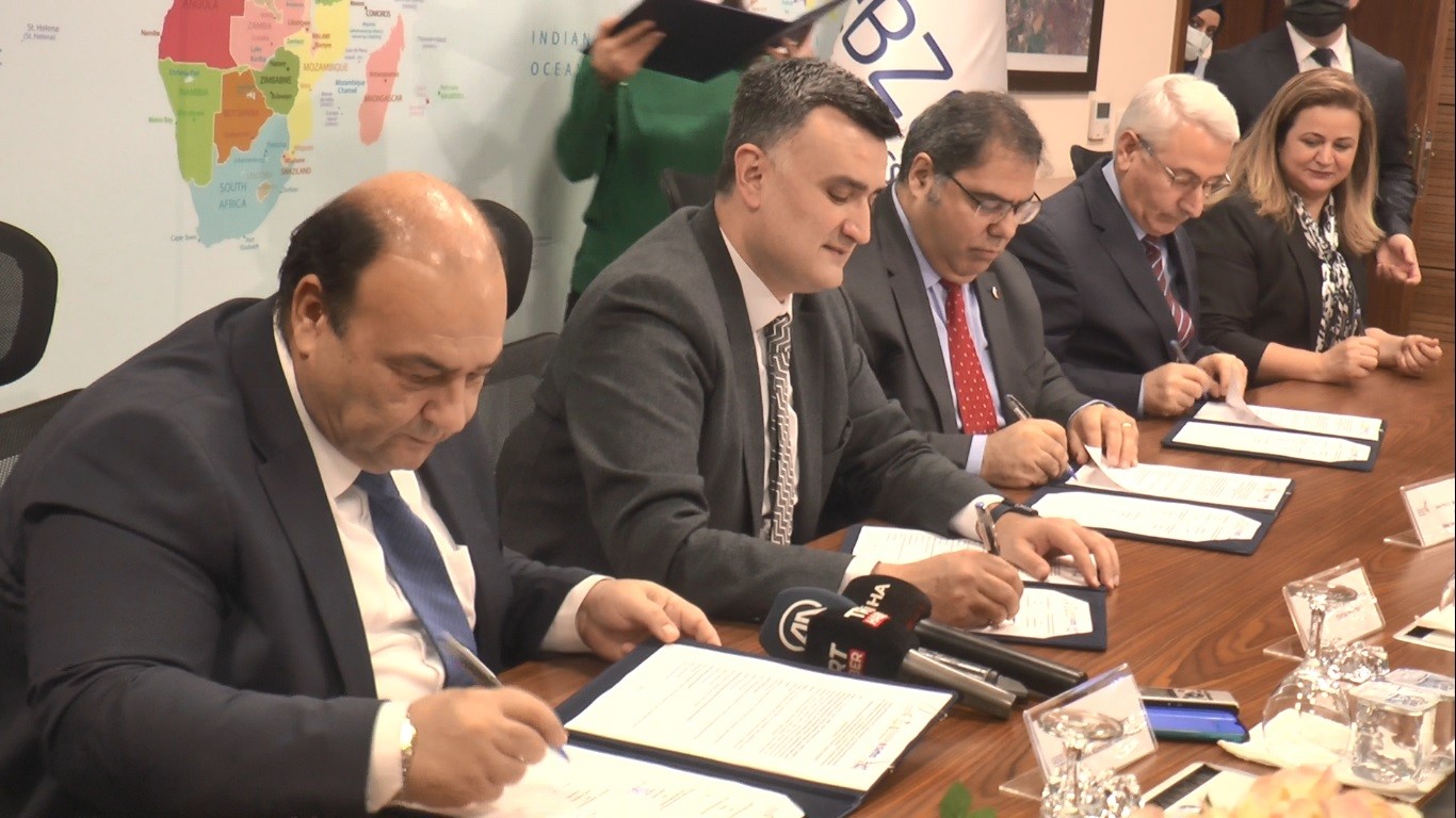 Savunma sanayinin kritik malzemelerinin üretimi için deneme üssü kurulacak Kocaeli’nin Gebze ilçesinde bir araya gelen kurumların işbirliğinde "Magnezyum Alaşımları İçin İkiz Merdaneli Döküm Sistemi" protokolü imzalandı ...