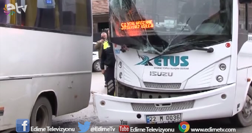 SERVİS ARACIYLA YOLCU MİNİBÜSÜ ÇARPIŞTI