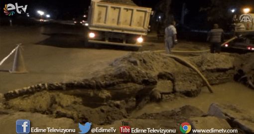 SINIR KAPISINA GİDEN YOL ÇÖKTÜ