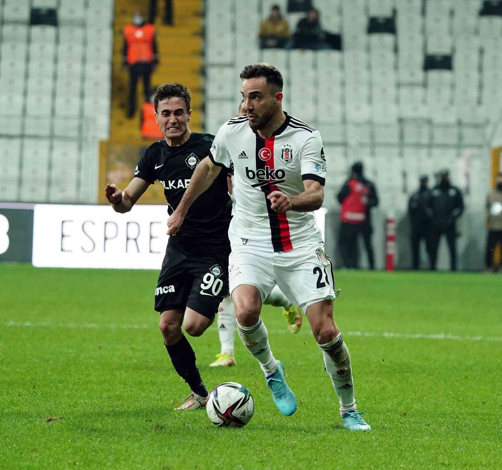 Spor Toto Süper Lig: Beşiktaş: 1 - Altay: 0 (Maç sonucu) Spor Toto Süper Lig’in 26. haftasında Beşiktaş, Altay’ı ağırladı. Müsabaka siyah-beyazlı ekibin 1-0’lık üstünlüğüyle sona erdi. Maçtan ...