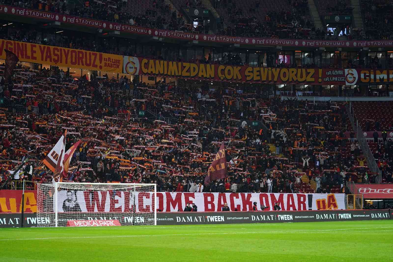 Spor Toto Süper Lig: Galatasaray: 0 - Çaykur Rizespor: 1 (Maç devam ediyor) Spor Toto Süper Lig’in 27. haftasında Galatasaray, Çaykur Rizespor’u konuk ediyor. Mücadelenin 15 dakikası Karadeniz ekibinin 1-0 üstünlüğü ile ...