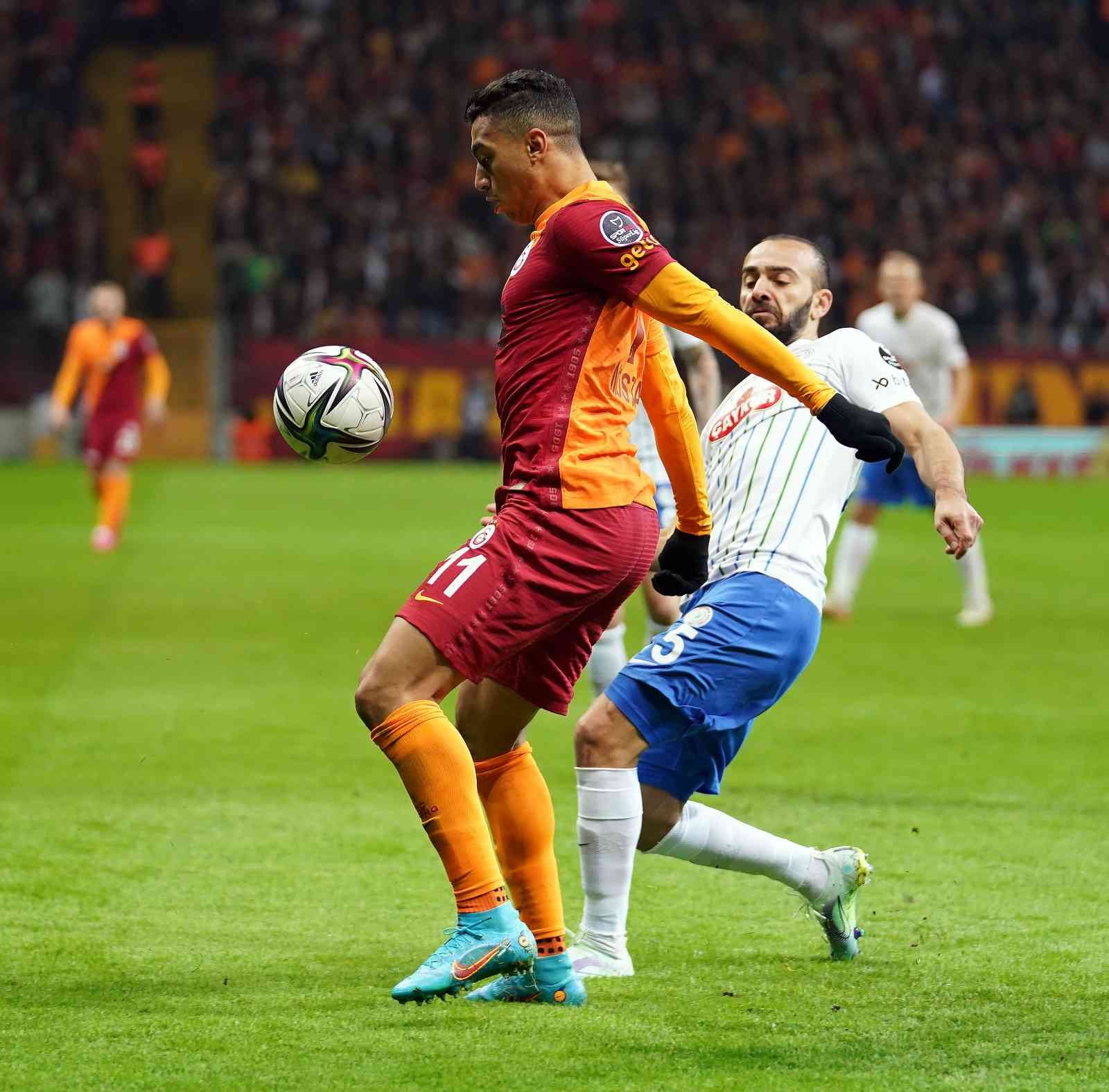 Spor Toto Süper Lig: Galatasaray: 0 - Çaykur Rizespor: 1 (Maç devam ediyor) Spor Toto Süper Lig’in 27. haftasında Galatasaray, Çaykur Rizespor’u konuk ediyor. Mücadelenin 15 dakikası Karadeniz ekibinin 1-0 üstünlüğü ile ...