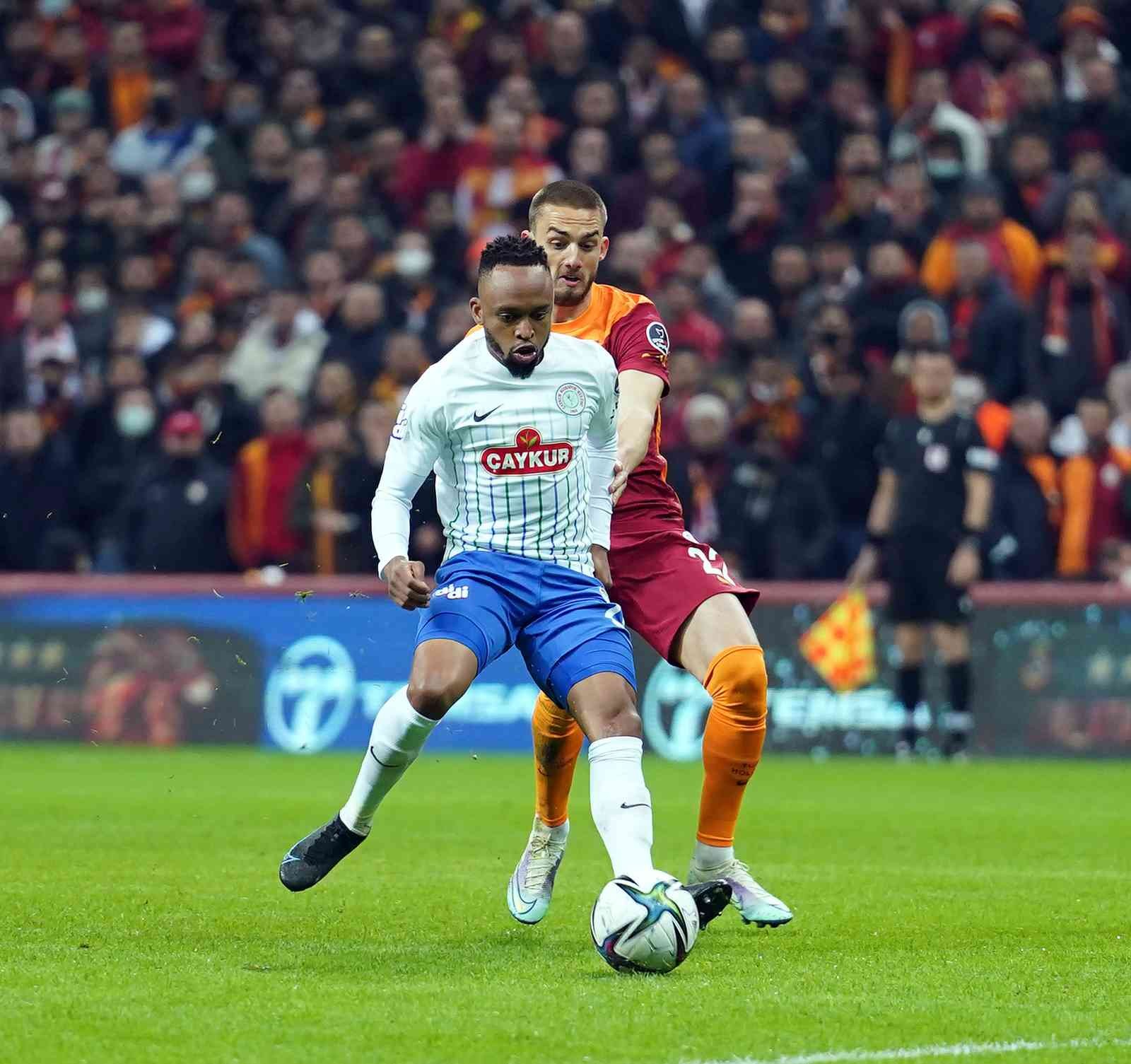 Spor Toto Süper Lig: Galatasaray: 0 - Çaykur Rizespor: 1 (Maç devam ediyor) Spor Toto Süper Lig’in 27. haftasında Galatasaray, Çaykur Rizespor’u konuk ediyor. Mücadelenin 15 dakikası Karadeniz ekibinin 1-0 üstünlüğü ile ...