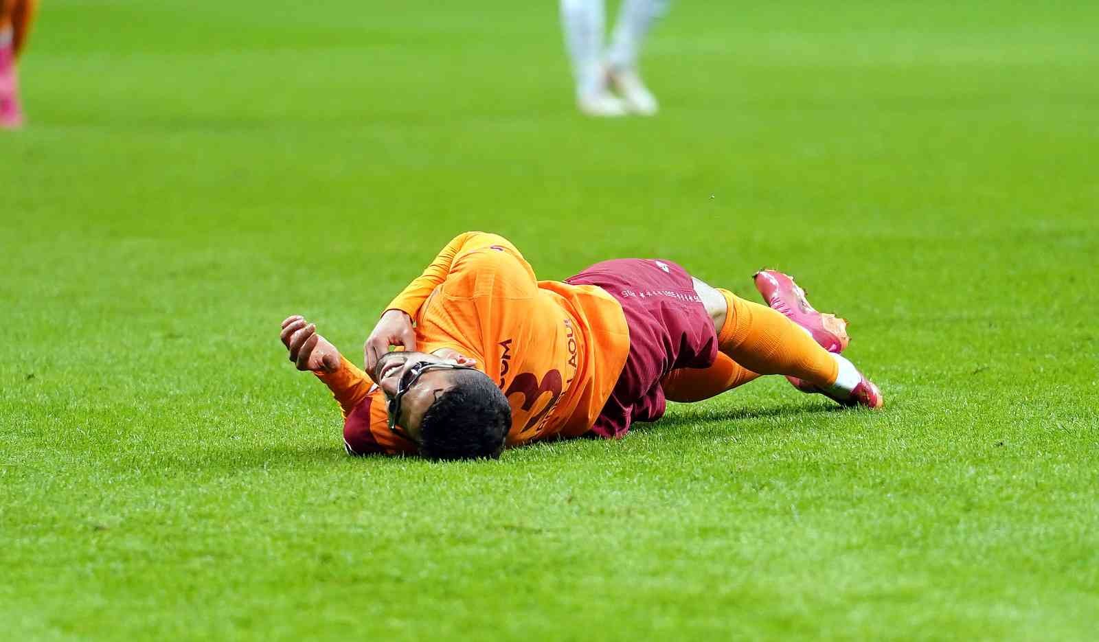 Spor Toto Süper Lig: Galatasaray: 0 - Çaykur Rizespor: 1 (Maç devam ediyor) Spor Toto Süper Lig’in 27. haftasında Galatasaray, Çaykur Rizespor’u konuk ediyor. Mücadelenin 15 dakikası Karadeniz ekibinin 1-0 üstünlüğü ile ...