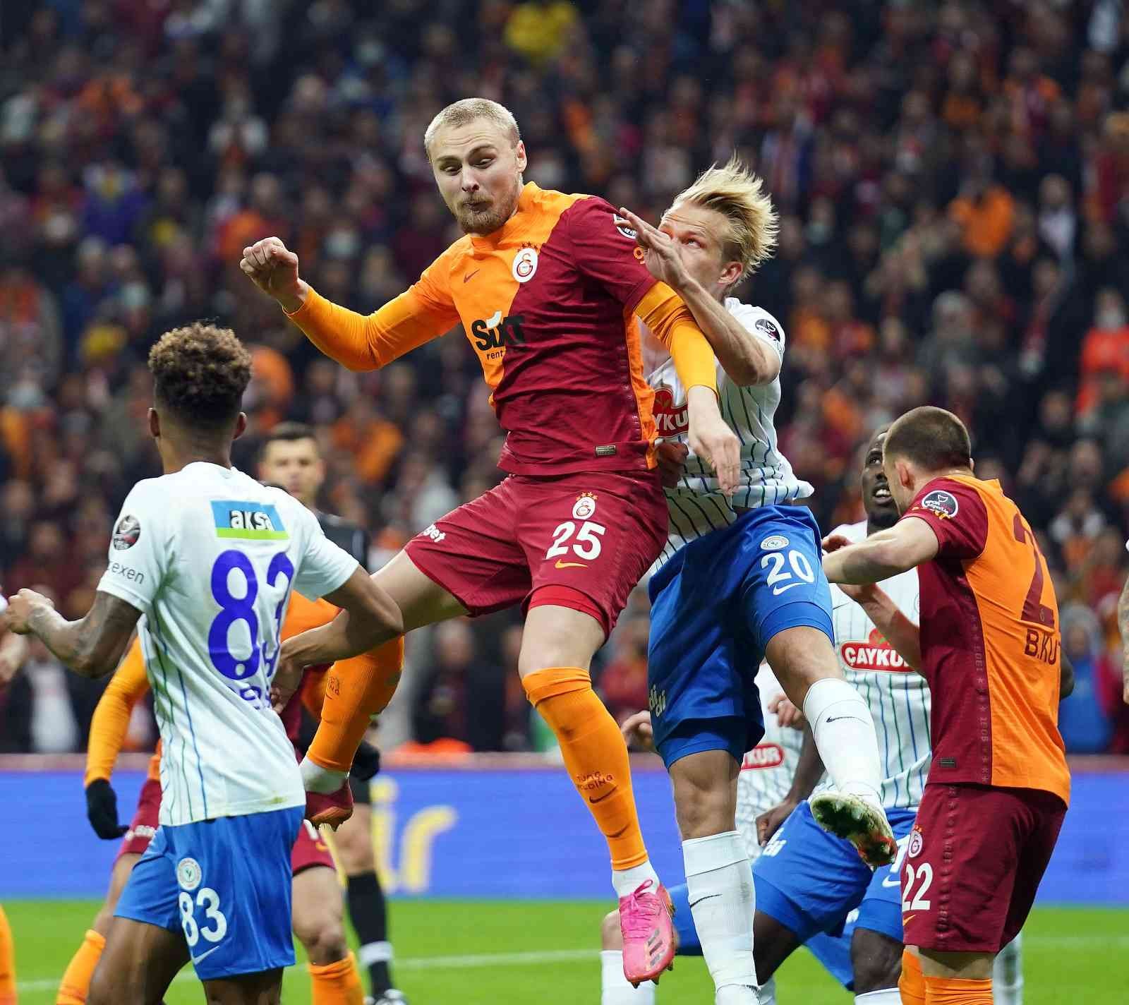 Spor Toto Süper Lig: Galatasaray: 0 - Çaykur Rizespor: 1 (Maç devam ediyor) Spor Toto Süper Lig’in 27. haftasında Galatasaray, Çaykur Rizespor’u konuk ediyor. Mücadelenin 15 dakikası Karadeniz ekibinin 1-0 üstünlüğü ile ...