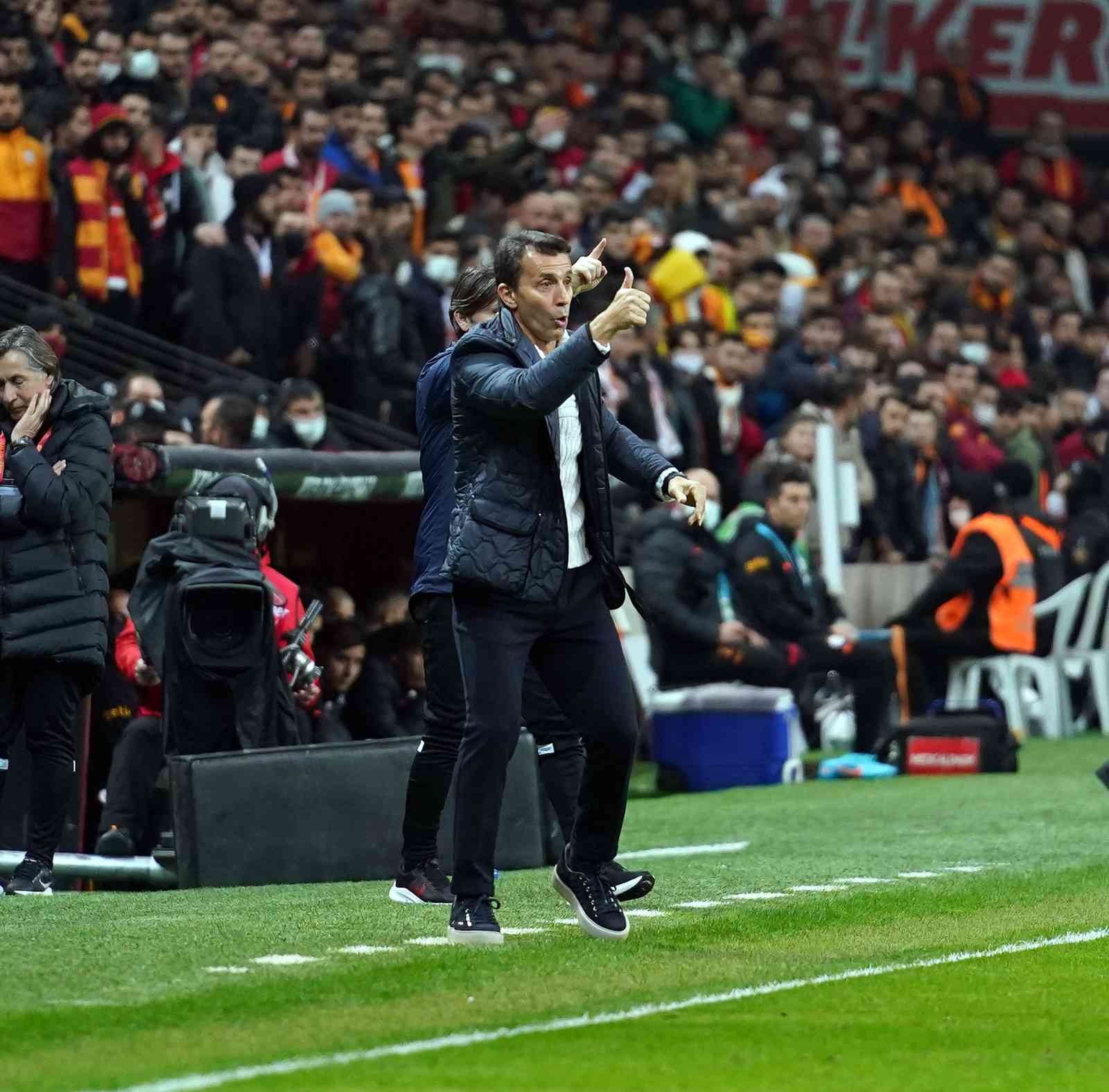 Spor Toto Süper Lig: Galatasaray: 1 - Çaykur Rizespor: 1 (İlk yarı) Spor Toto Süper Lig’in 27. haftasında Galatasaray, Çaykur Rizespor’u ağırlıyor. Müsabakanın ilk yarısı 1-1’lik eşitlikle sona erdi. Maçtan ...