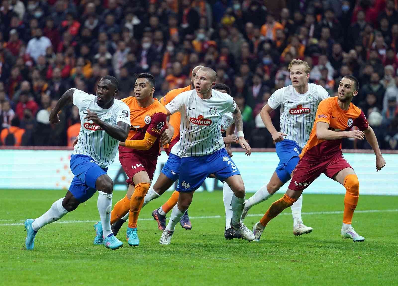 Spor Toto Süper Lig: Galatasaray: 1 - Çaykur Rizespor: 1 (İlk yarı) Spor Toto Süper Lig’in 27. haftasında Galatasaray, Çaykur Rizespor’u ağırlıyor. Müsabakanın ilk yarısı 1-1’lik eşitlikle sona erdi. Maçtan ...