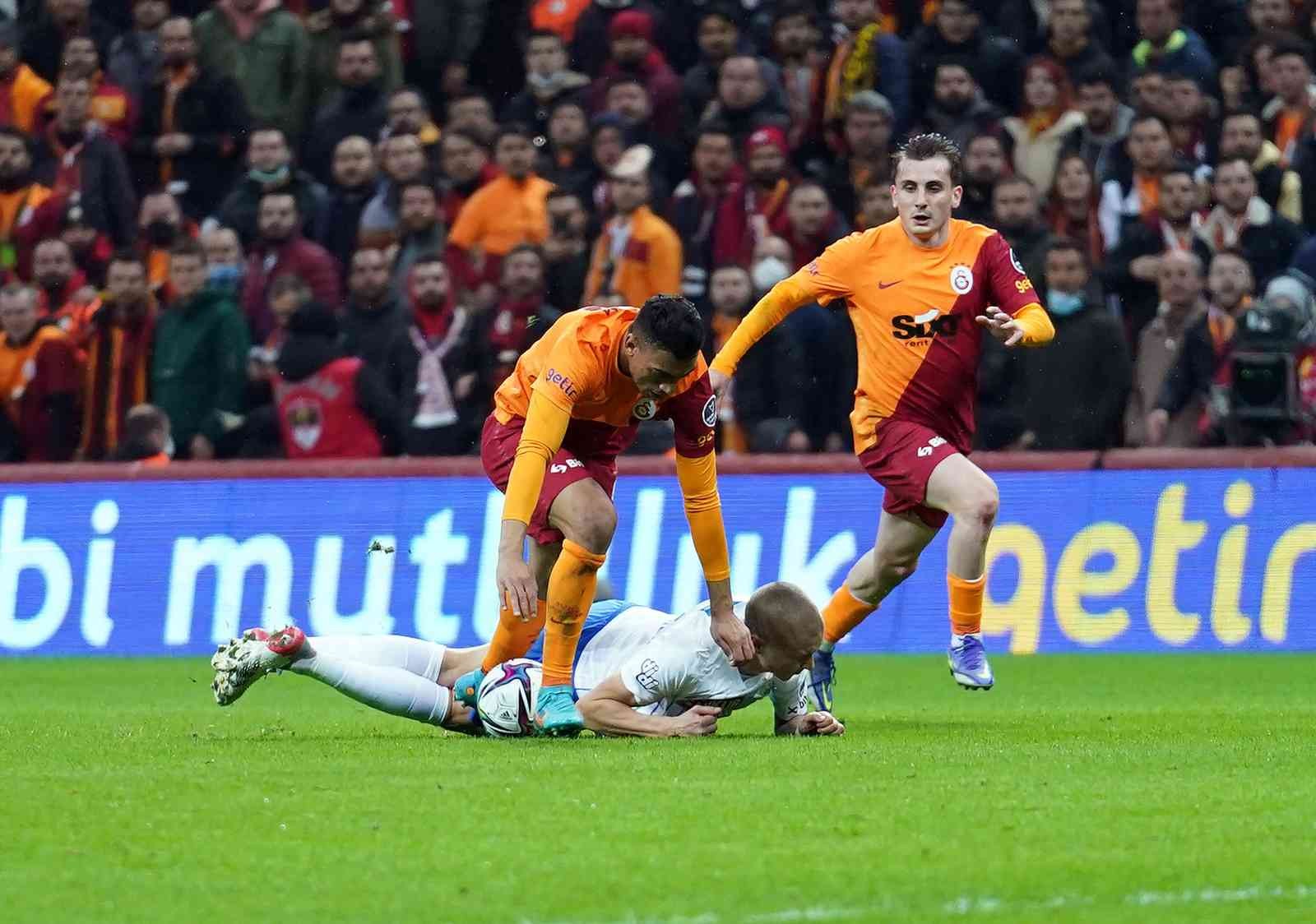 Spor Toto Süper Lig: Galatasaray: 1 - Çaykur Rizespor: 1 (İlk yarı) Spor Toto Süper Lig’in 27. haftasında Galatasaray, Çaykur Rizespor’u ağırlıyor. Müsabakanın ilk yarısı 1-1’lik eşitlikle sona erdi. Maçtan ...