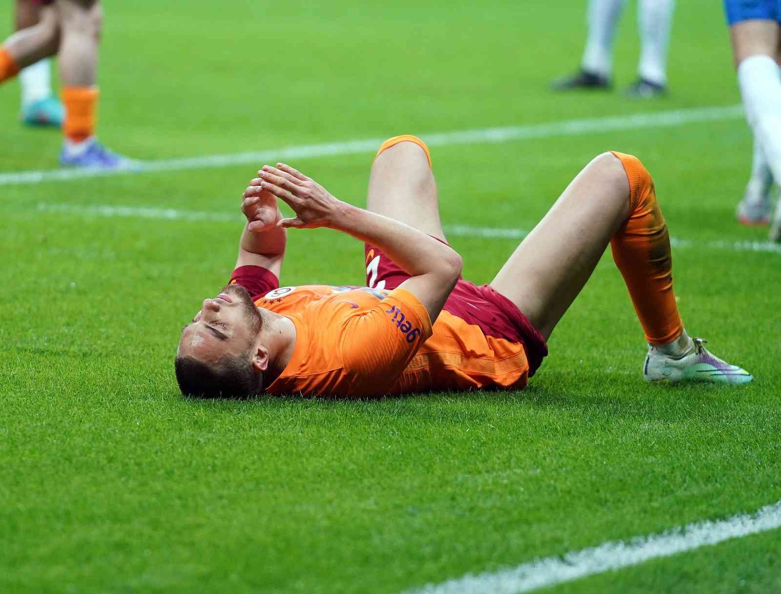 Spor Toto Süper Lig: Galatasaray: 1 - Çaykur Rizespor: 1 (İlk yarı) Spor Toto Süper Lig’in 27. haftasında Galatasaray, Çaykur Rizespor’u ağırlıyor. Müsabakanın ilk yarısı 1-1’lik eşitlikle sona erdi. Maçtan ...